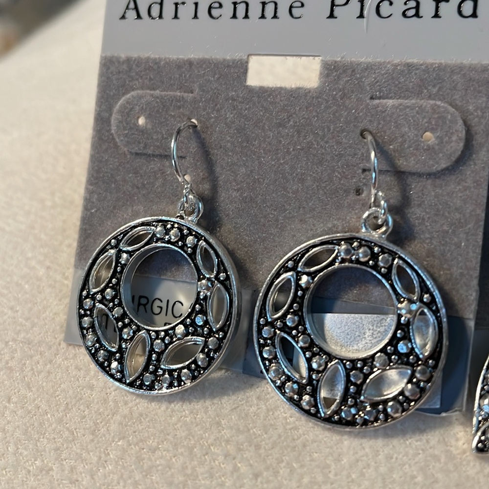 NWT 2 Pair Fashion Silver Earrings on French Wires - Picture 2 of 7